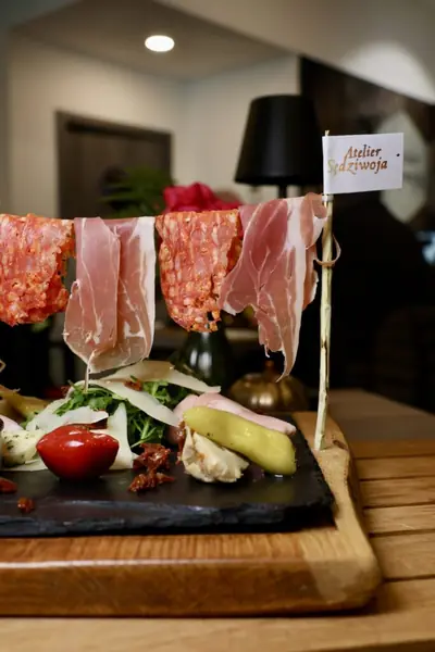 Detal aranżacji restauracji